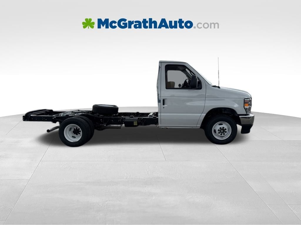 New 2026 Ford E-350 - photo 2