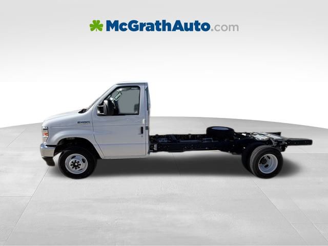 New 1996 Ford E-450 - photo 1