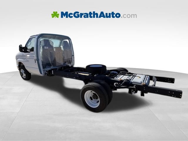 New 1996 Ford E-450 - photo 2