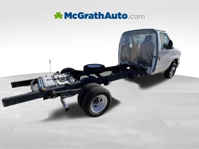 New 1996 Ford E-450 Cutaway - photo 4