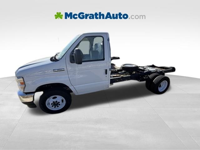 New 2026 Ford E-350 Cutaway - photo 5