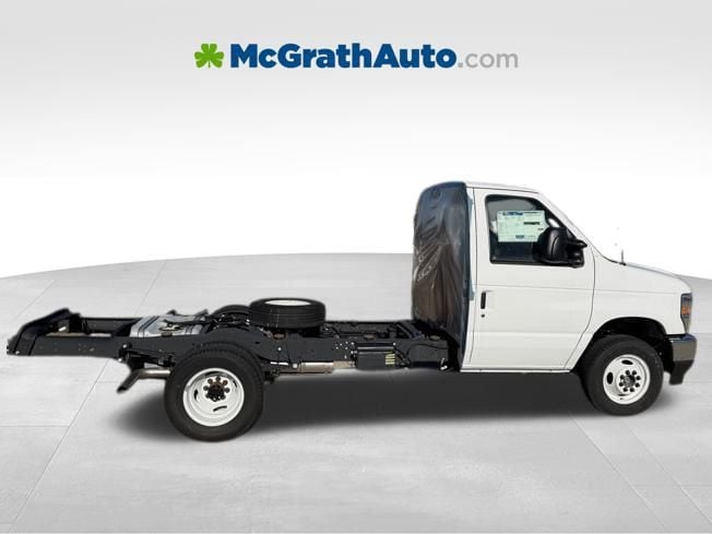 New 2026 Ford E-350 Cutaway - photo 3