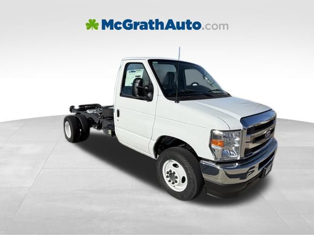New 2026 Ford E-350 Cutaway - photo 4