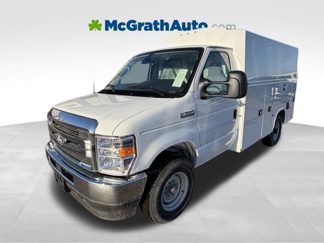 New 2026 Ford E-350 Cutaway - photo 7