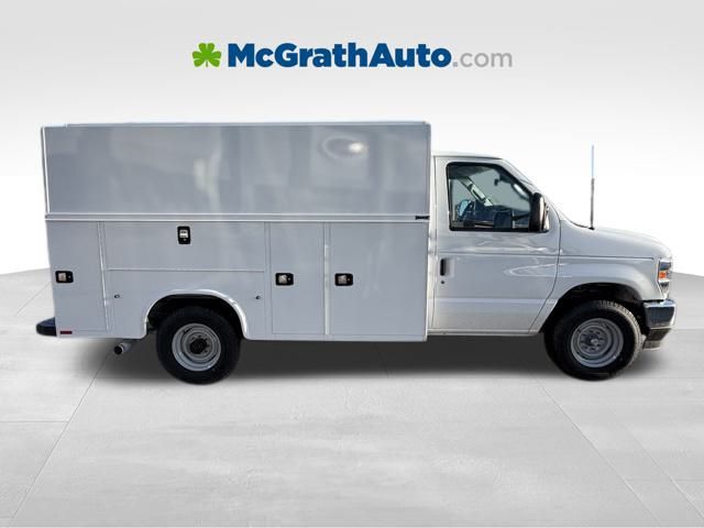 New 2026 Ford E-350 Cutaway - photo 5