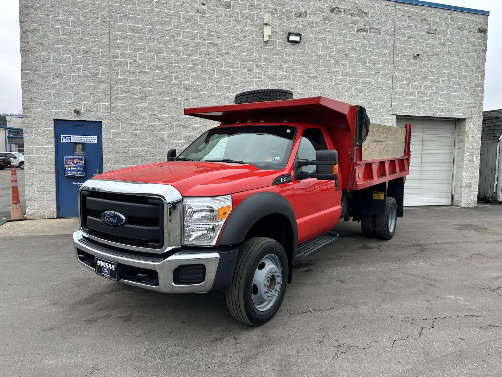 Used 2016 Ford F-450 - photo 2