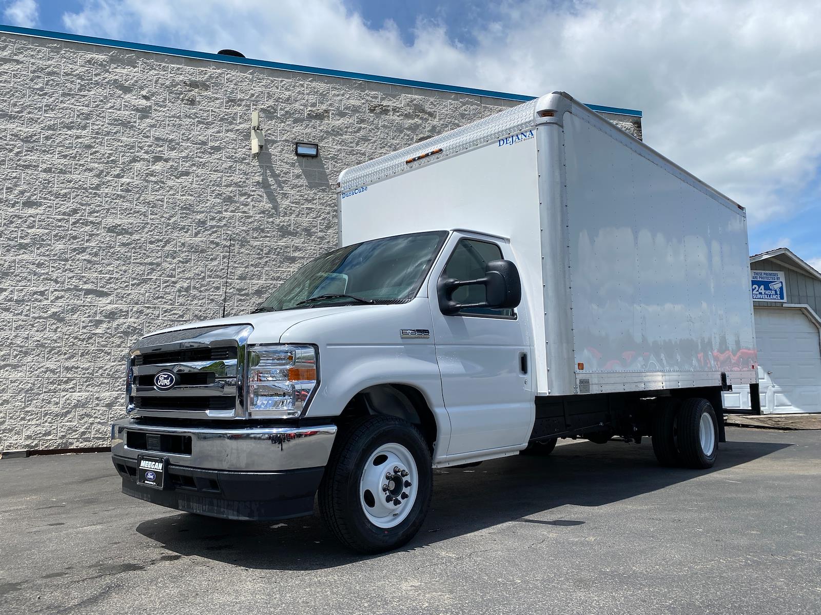 New 2026 Ford E-350 Cutaway - photo 3