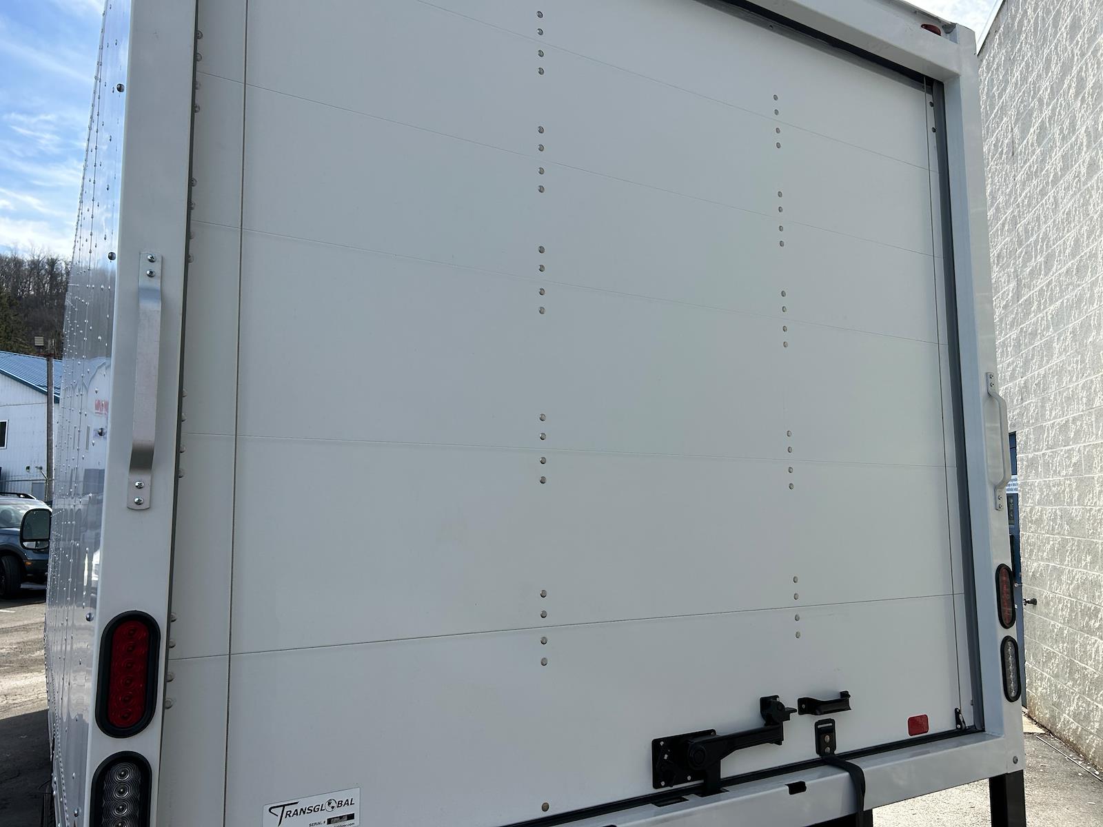 New 1996 Ford E-450 Cutaway - photo 17