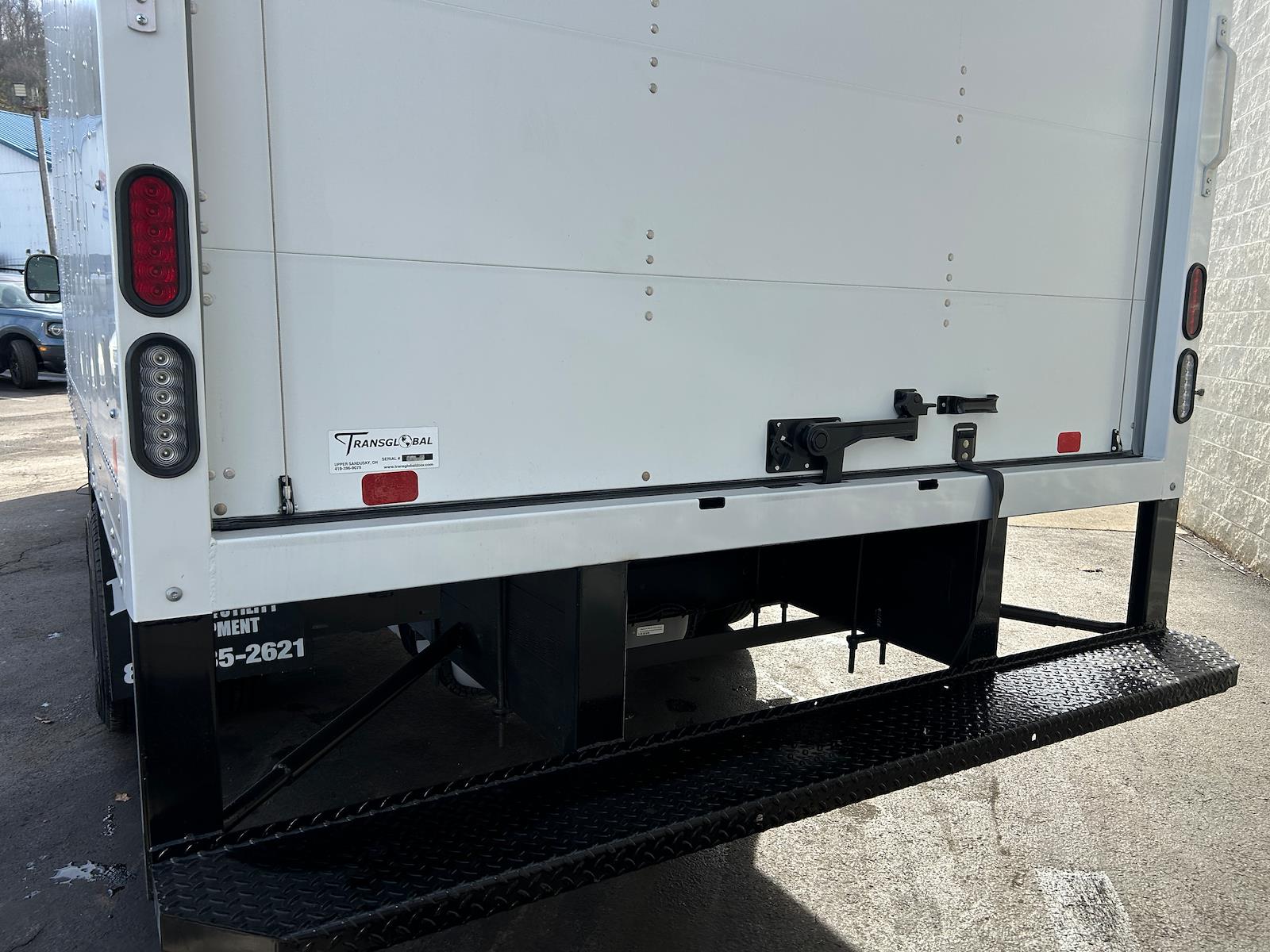 New 1996 Ford E-450 Cutaway - photo 18