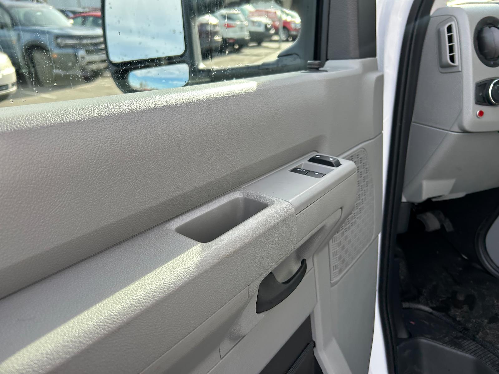New 1996 Ford E-450 Cutaway - photo 27