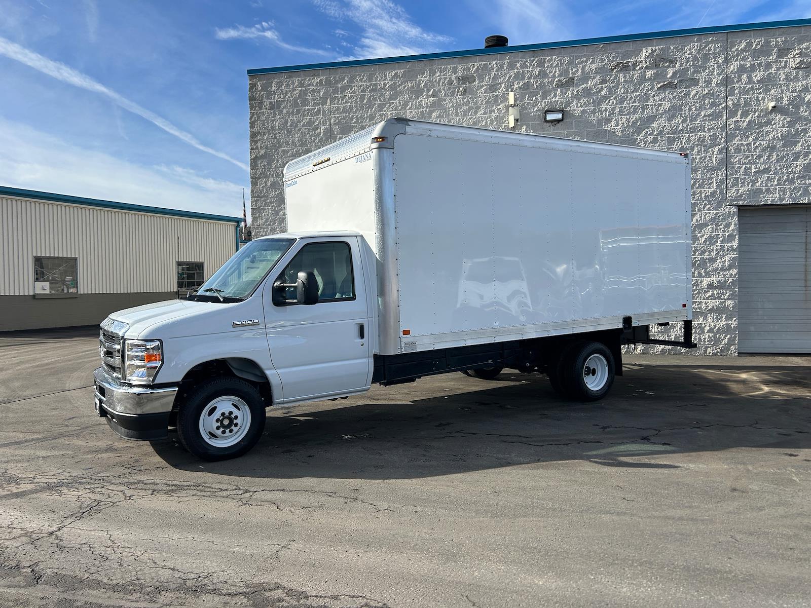 New 1996 Ford E-450 Cutaway - photo 4