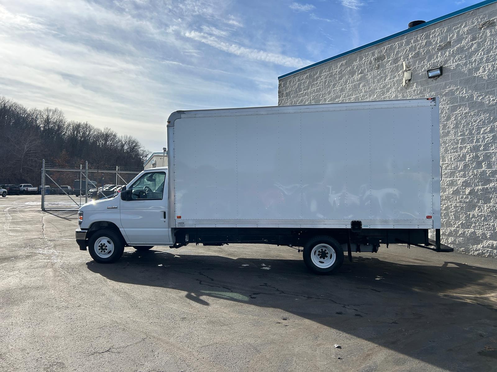 New 1996 Ford E-450 Cutaway - photo 6