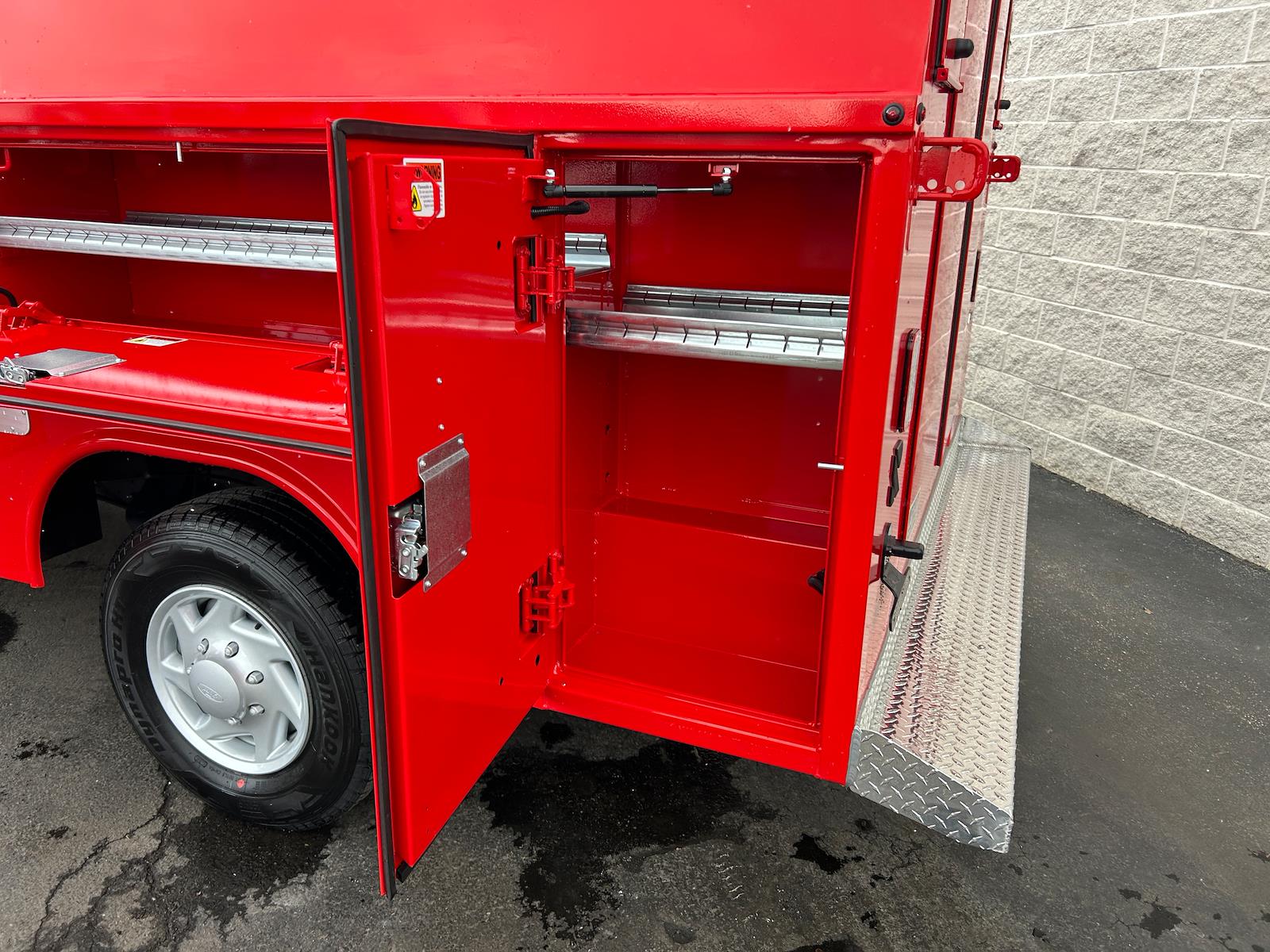 New 2026 Ford E-350 Cutaway - photo 23