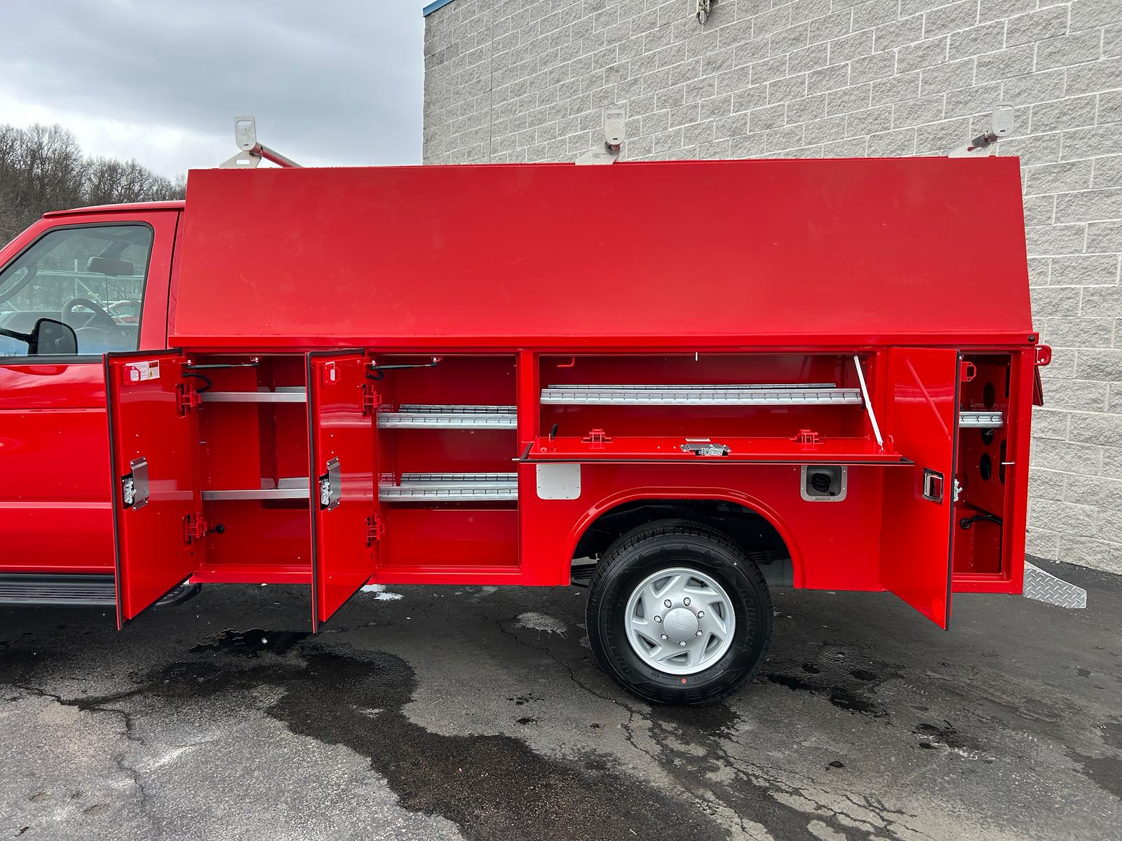 New 2026 Ford E-350 Cutaway - photo 23