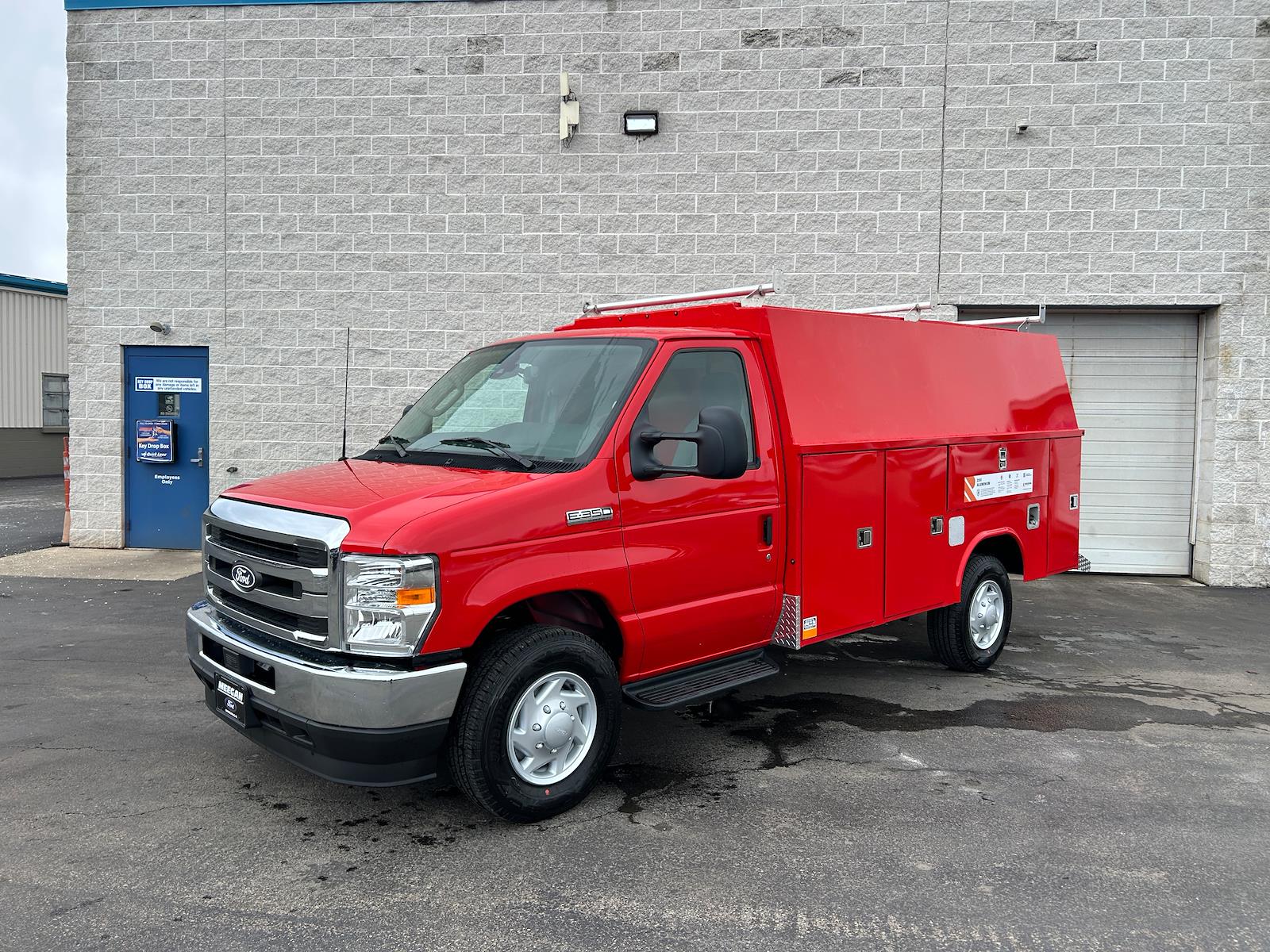 New 2026 Ford E-350 - photo 2