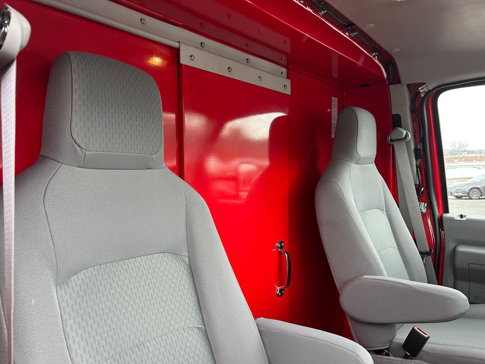 New 2026 Ford E-350 Cutaway - photo 35