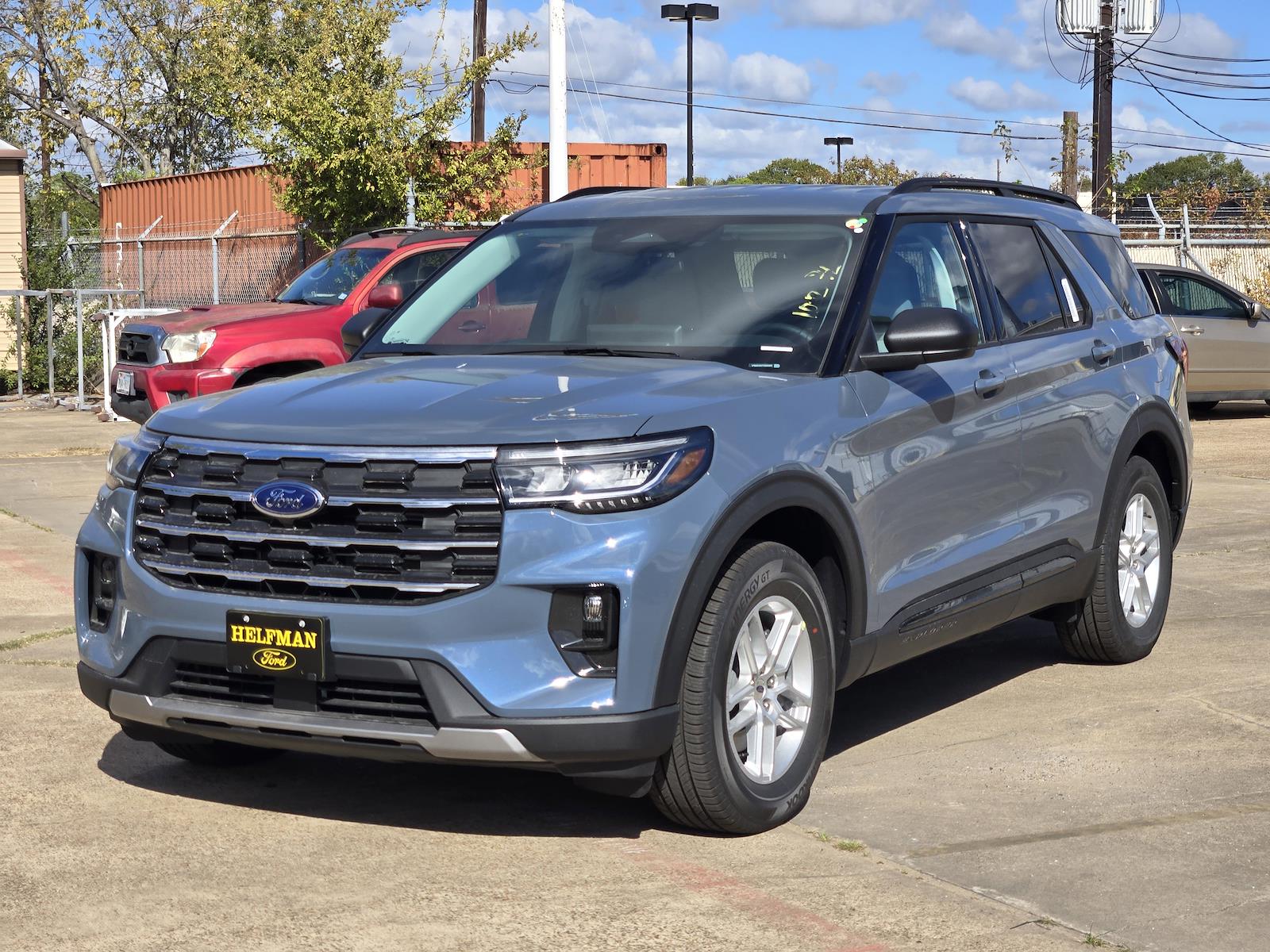 New 2026 Ford Explorer - photo 2