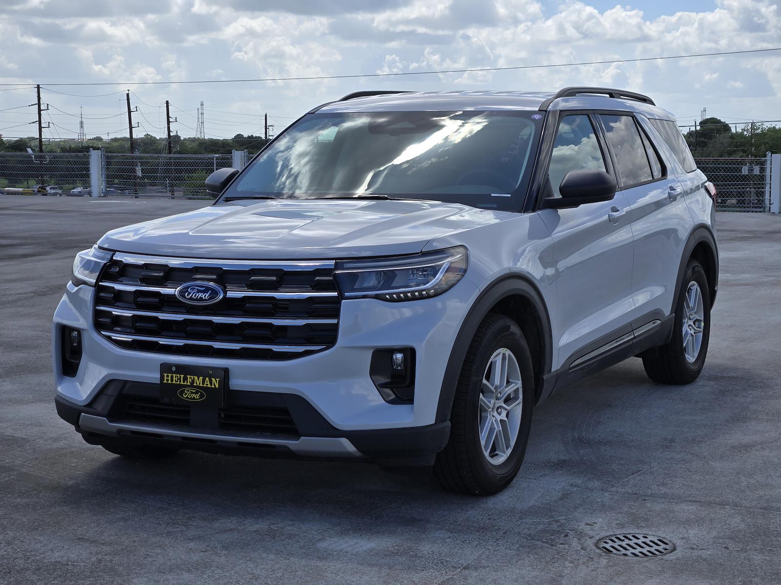 New 2026 Ford Explorer - photo 2