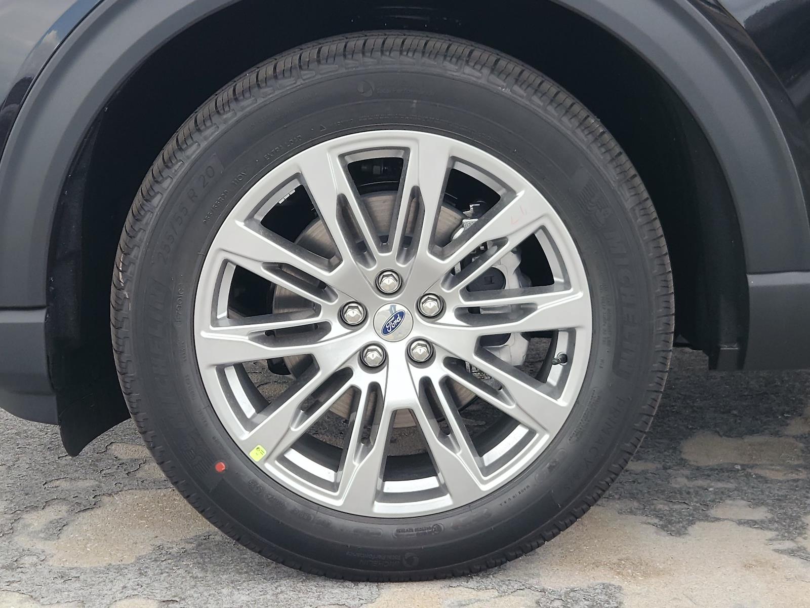New 2026 Ford Explorer Platinum - photo 7