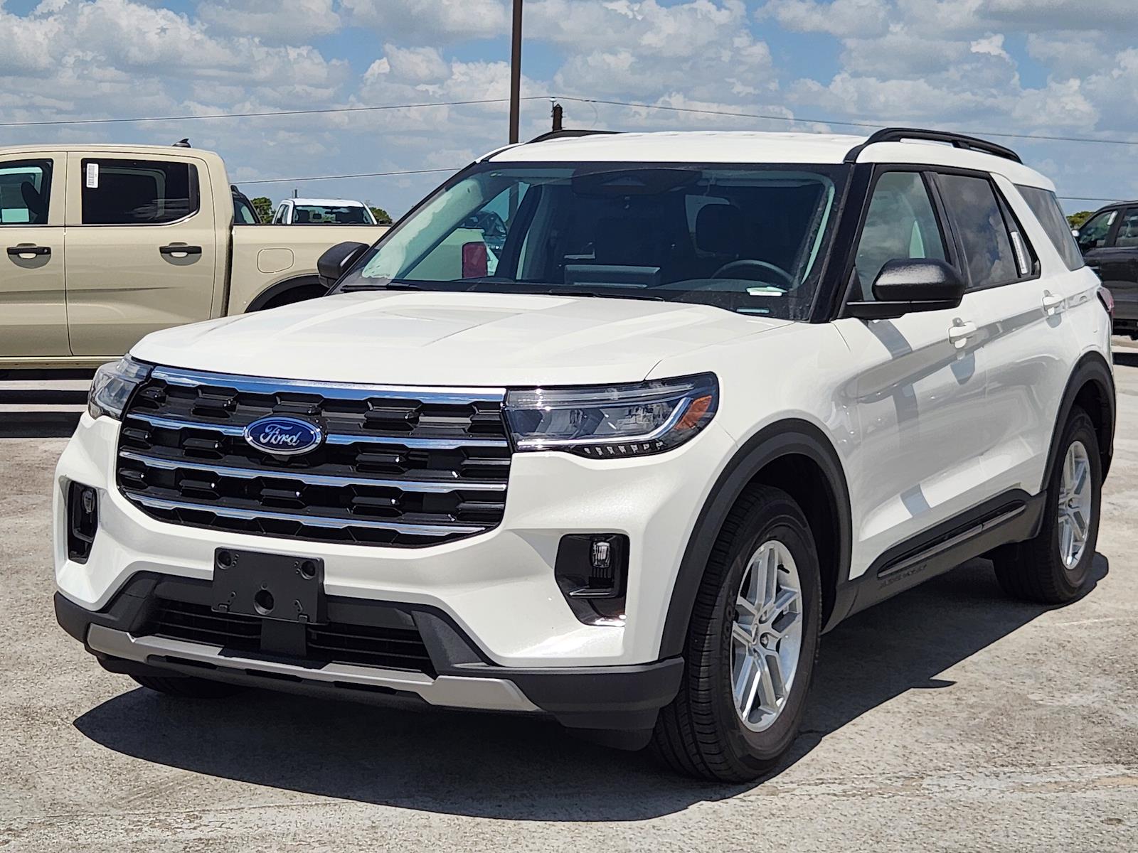 New 2026 Ford Explorer - photo 2