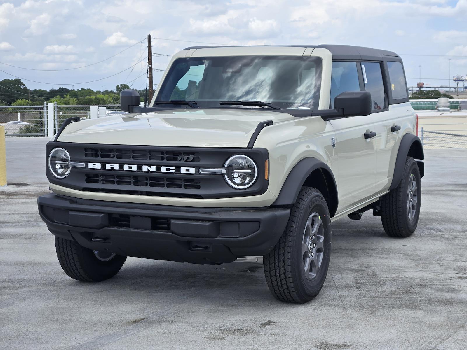 New 2026 Ford Bronco - photo 2