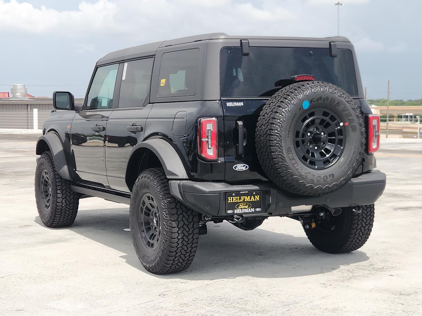 New 2026 Ford Bronco Badlands - photo 3