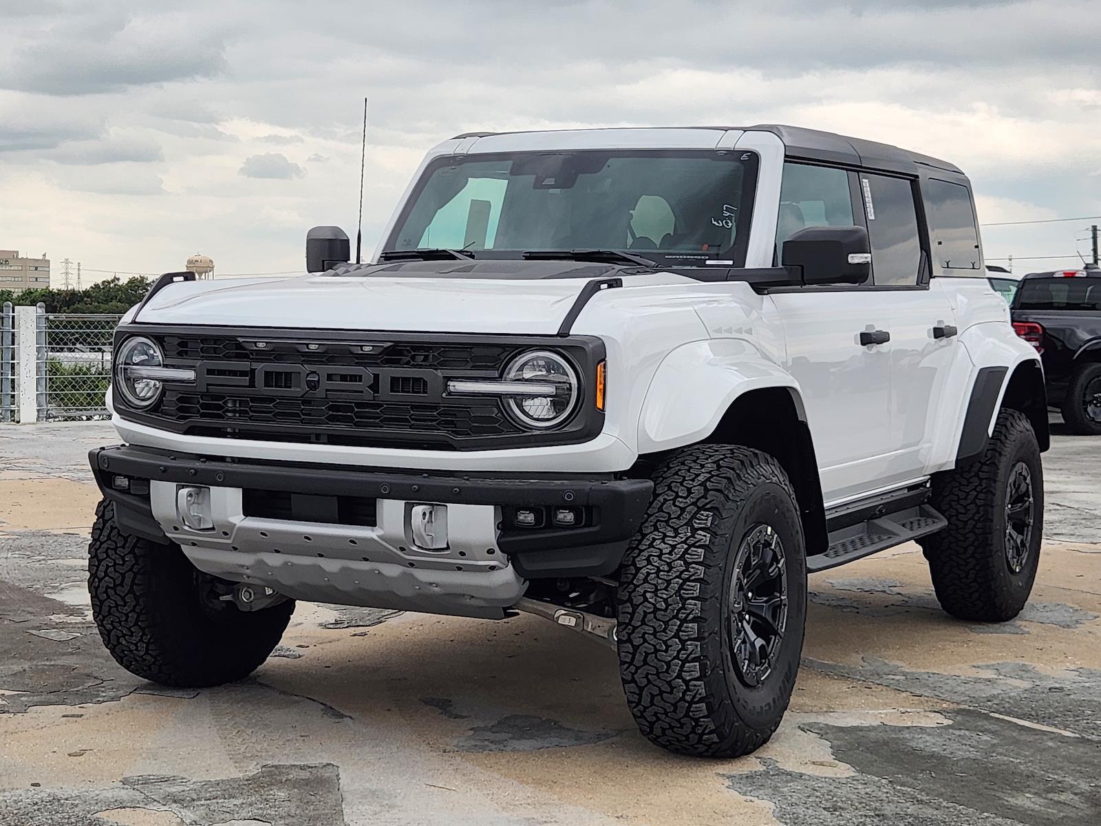 New 2026 Ford Bronco - photo 2