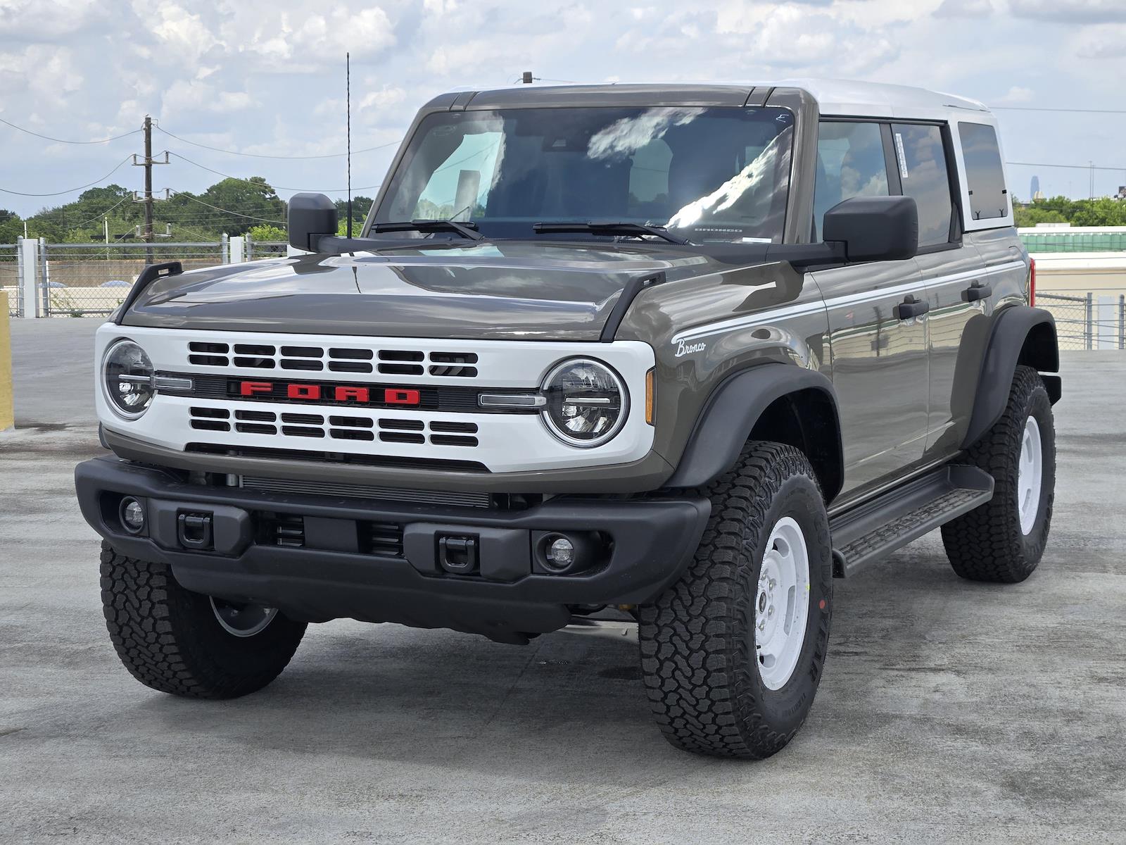 New 2026 Ford Bronco - photo 2