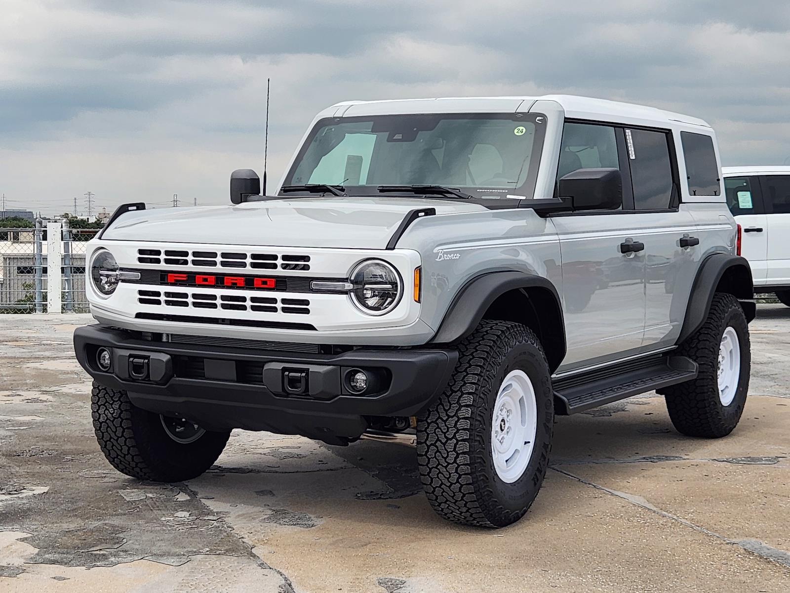 New 2026 Ford Bronco - photo 2