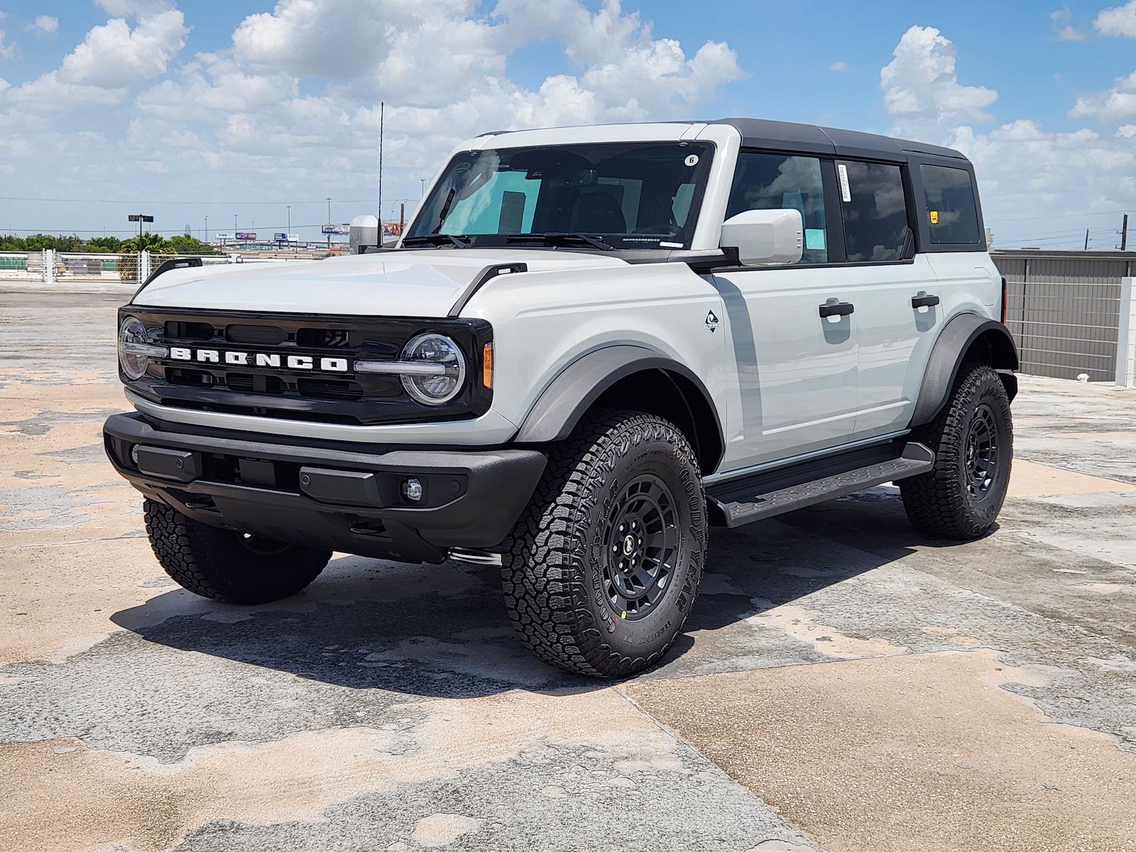 New 2026 Ford Bronco - photo 2