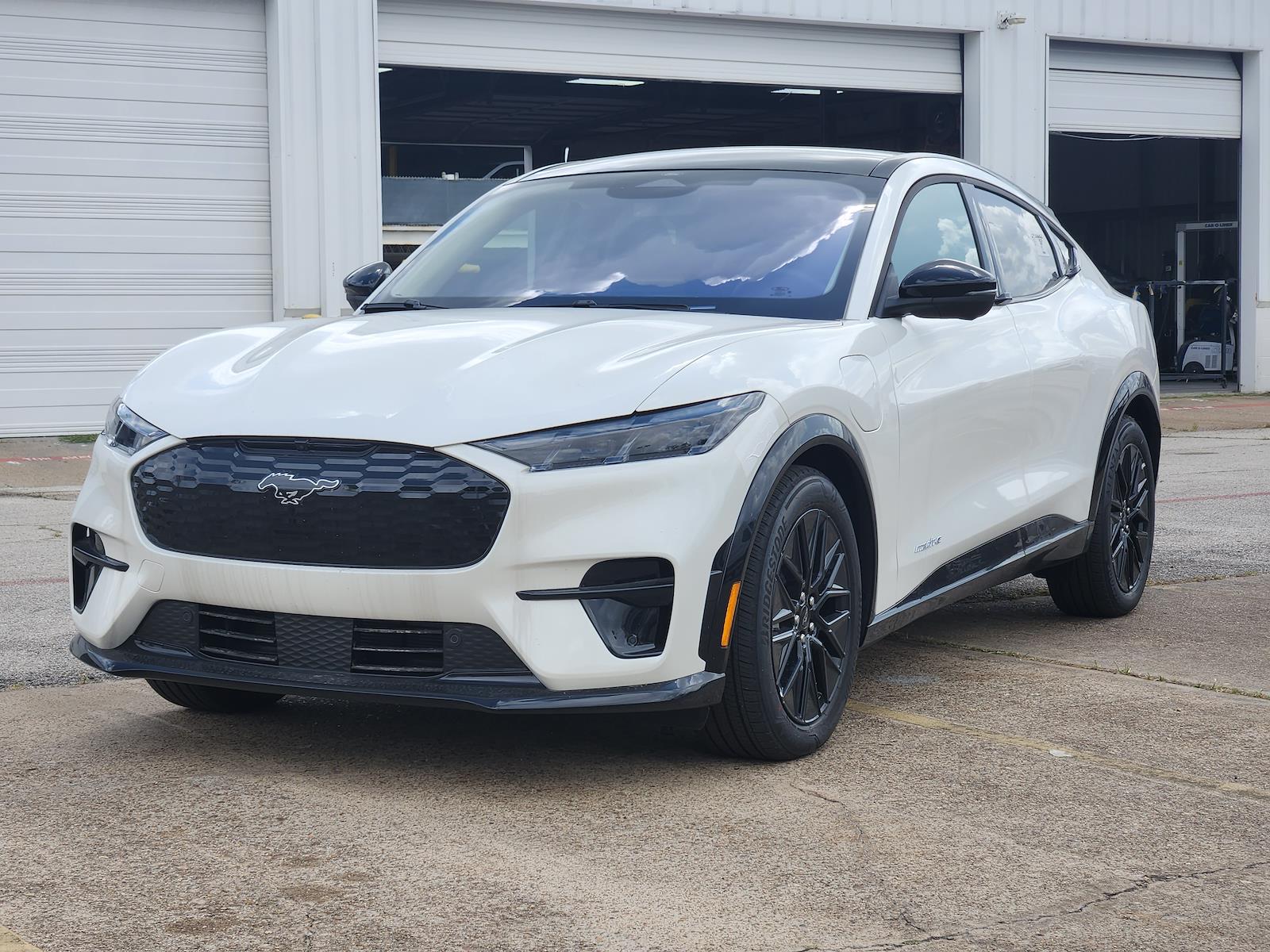 New 2026 Ford Mustang Mach-E - photo 2