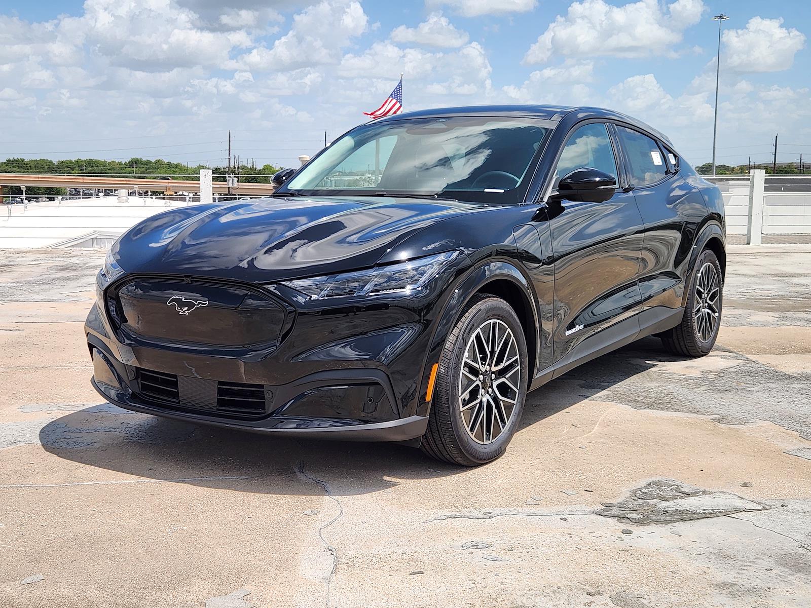 New 2026 Ford Mustang Mach-E - photo 2