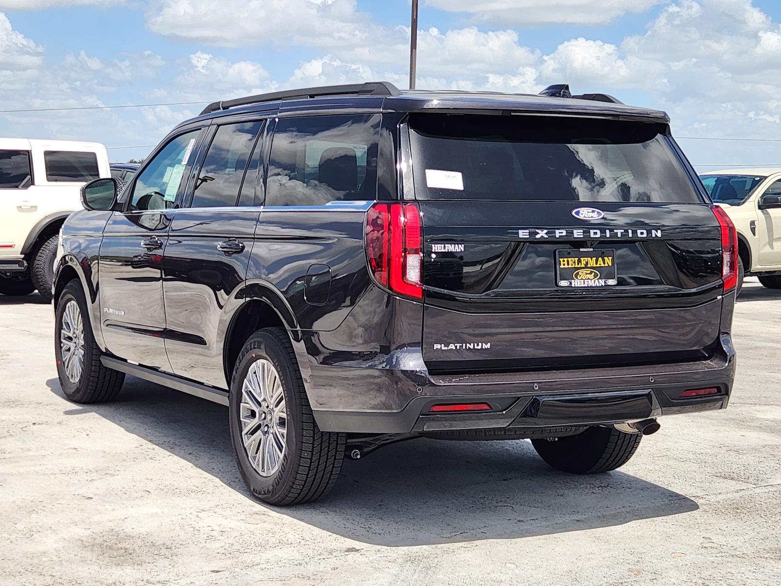 New 2027 Ford Expedition Platinum - photo 3