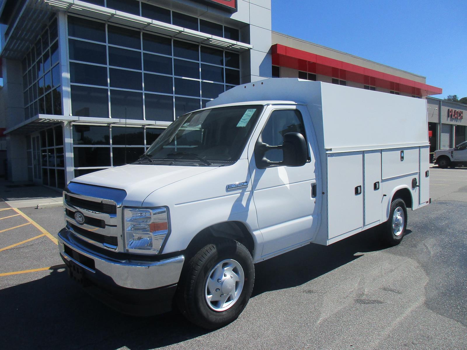 New 2026 Ford E-350 Cutaway - photo 3
