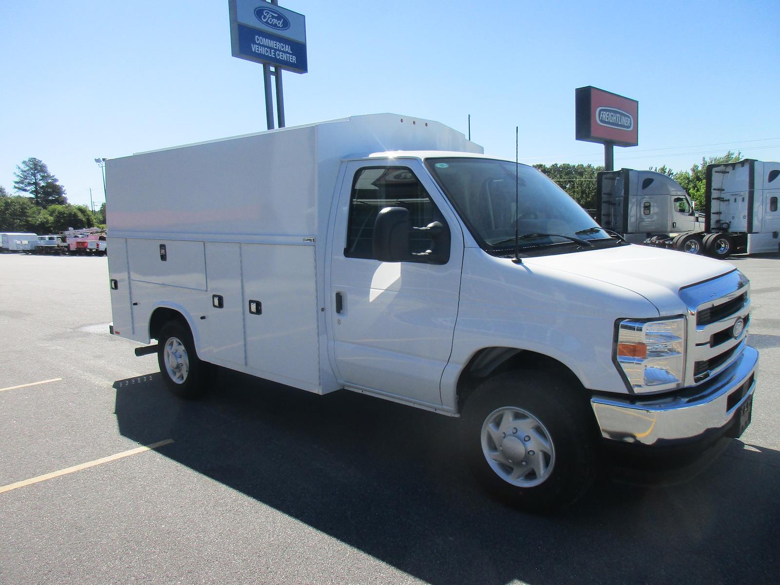 New 2026 Ford E-350 Cutaway - photo 5