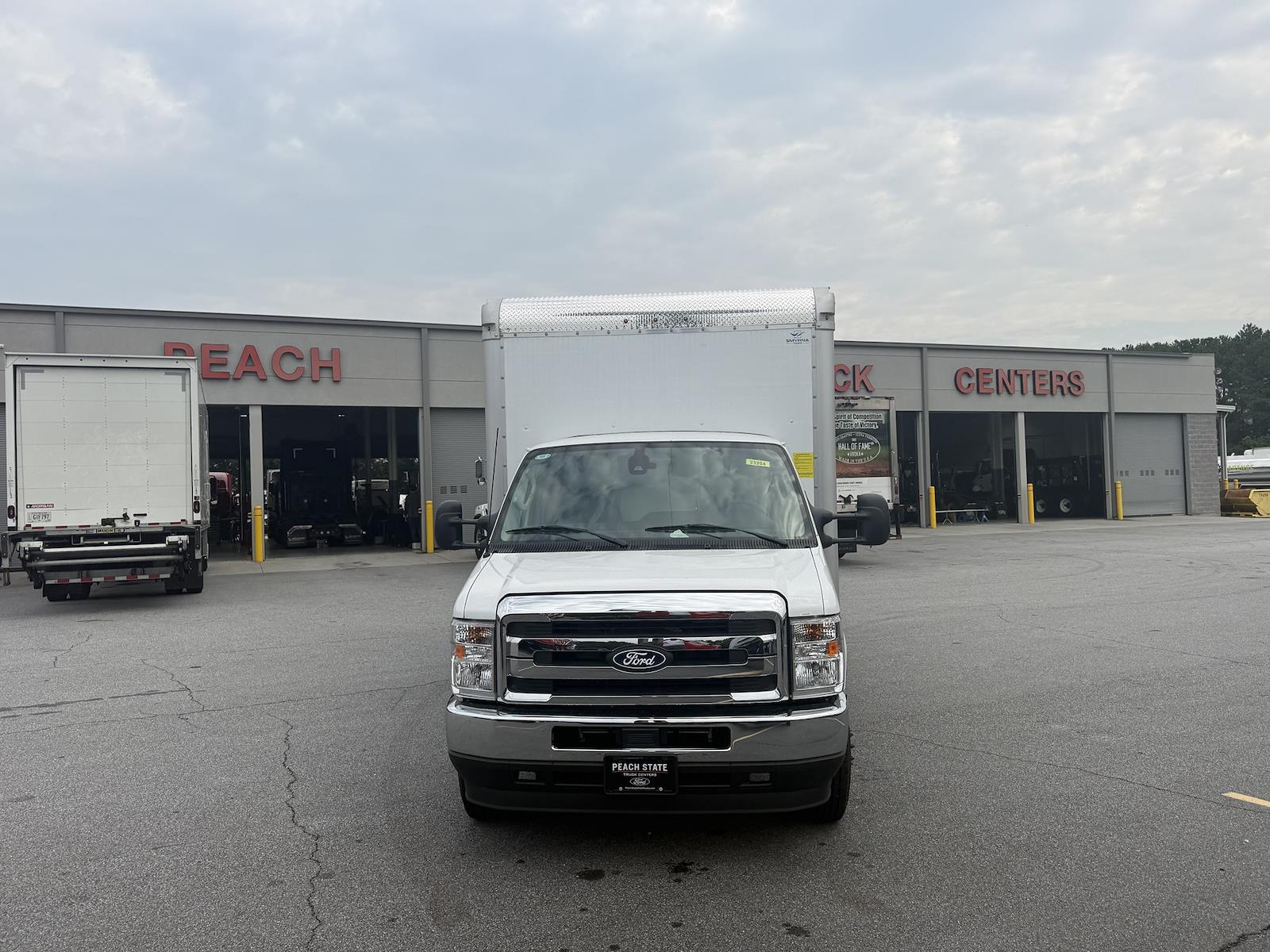 New 2027 Ford E-450 Cutaway - photo 4