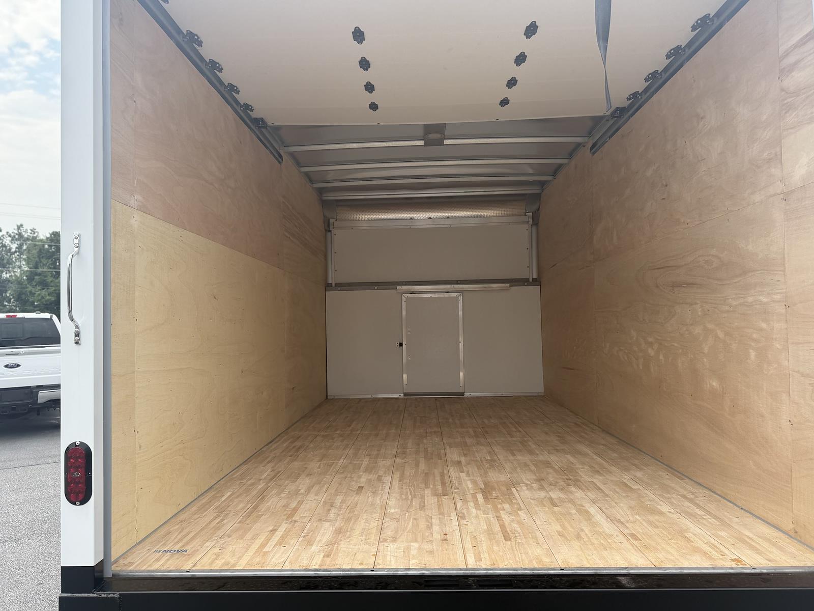 New 2027 Ford E-450 Cutaway - photo 5