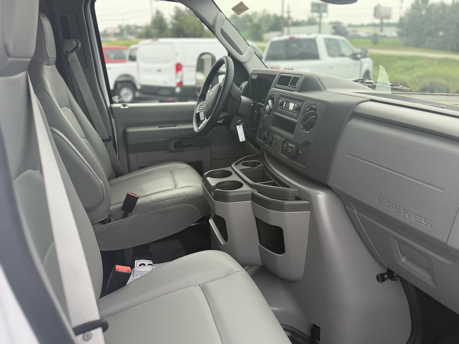 New 2027 Ford E-450 Cutaway - photo 8