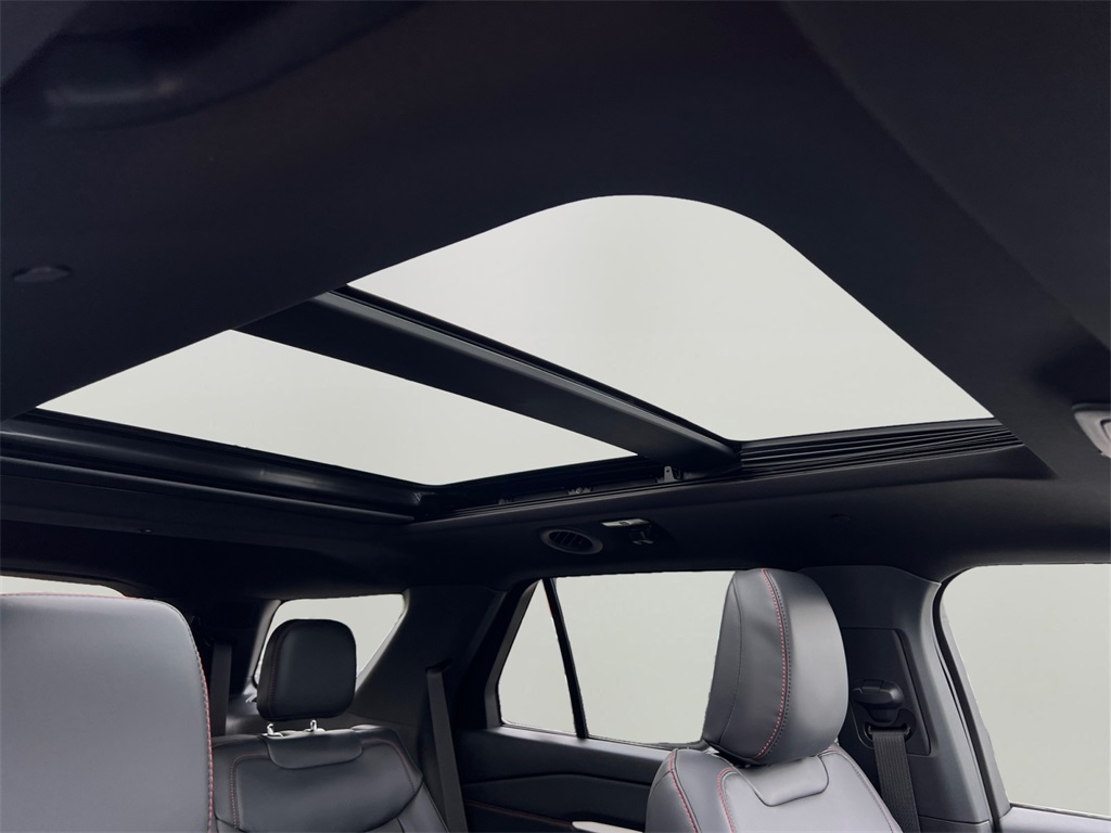 New 2025 Ford Explorer ST-Line - photo 4
