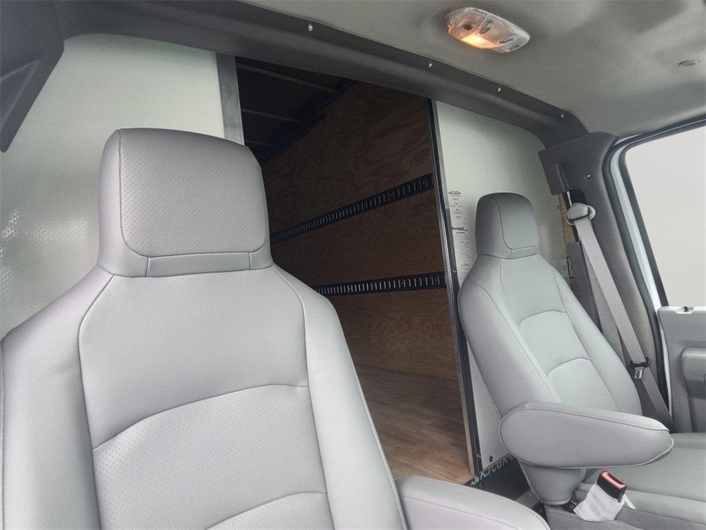 New 1996 Ford E-450 Cutaway - photo 19