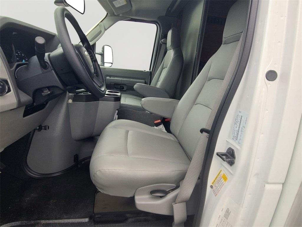 New 1996 Ford E-450 Cutaway - photo 21
