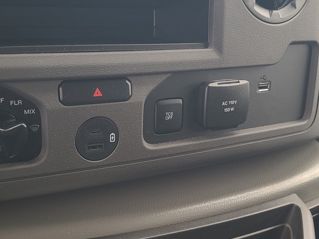 New 1996 Ford E-450 Cutaway - photo 25