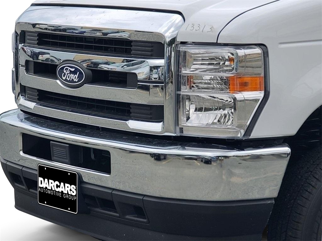 New 1996 Ford E-450 Cutaway - photo 3