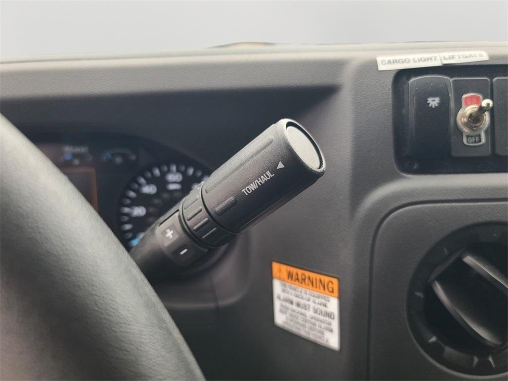 New 1996 Ford E-450 Cutaway - photo 30