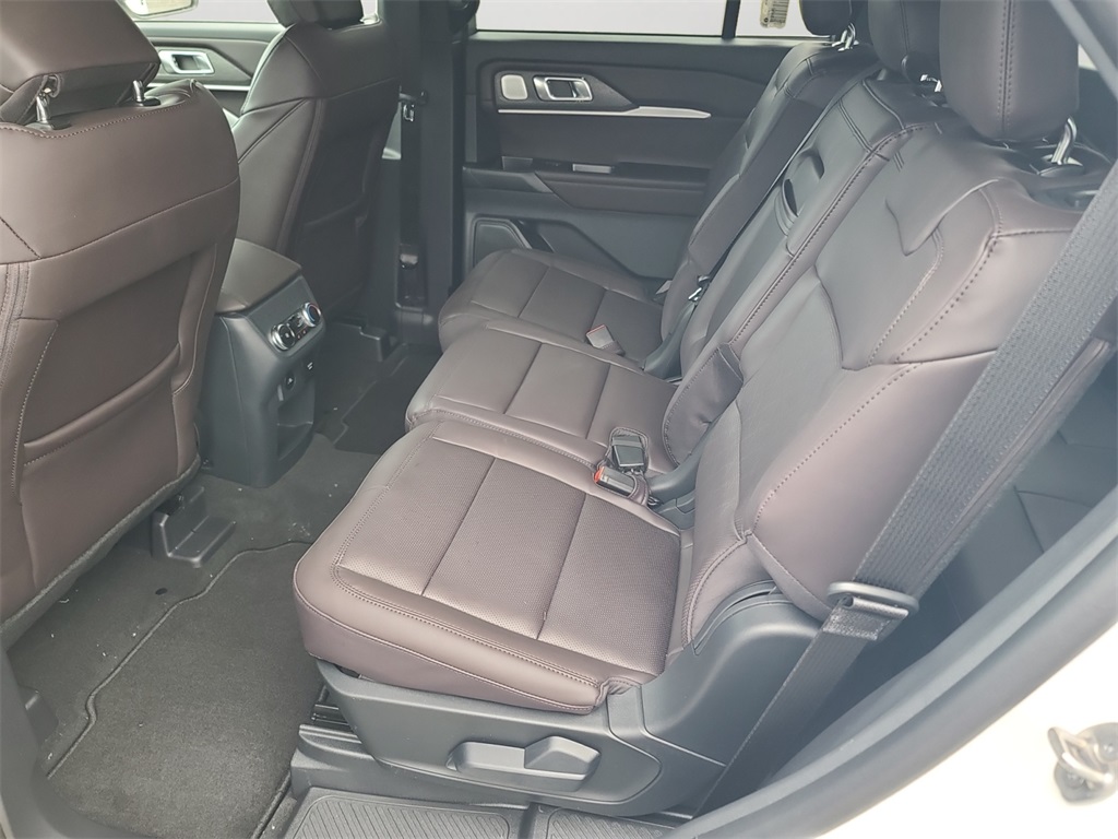 New 2026 Ford Explorer Platinum - photo 10