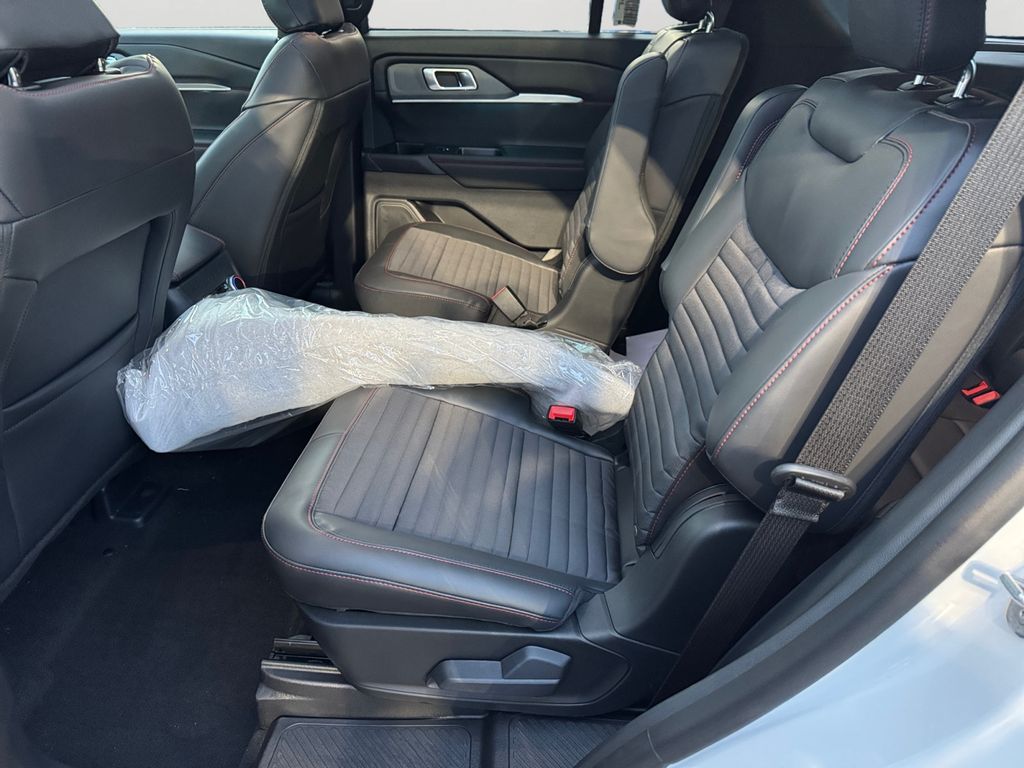 New 2026 Ford Explorer ST-Line - photo 11