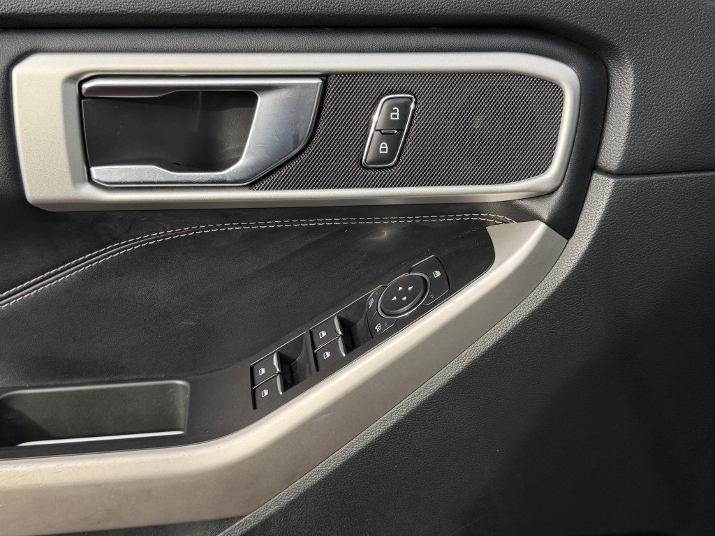 Used 2022 Ford Explorer XLT - photo 7