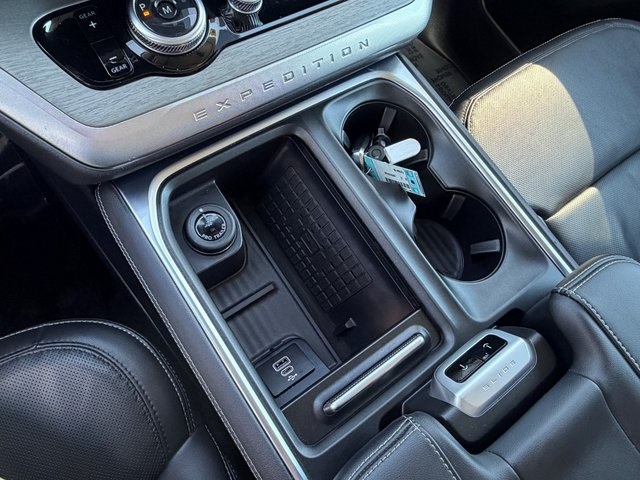 Used 2025 Ford Expedition MAX Platinum - photo 16