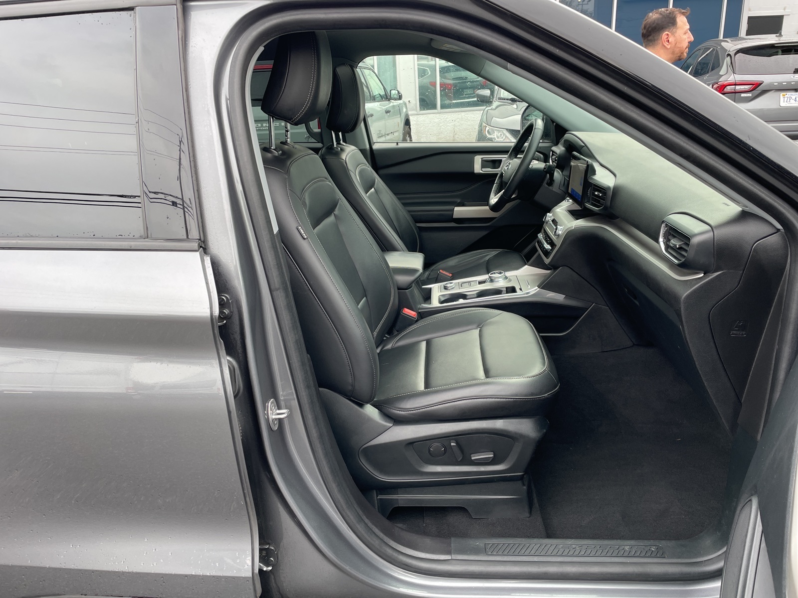 Used 2022 Ford Explorer XLT - photo 23
