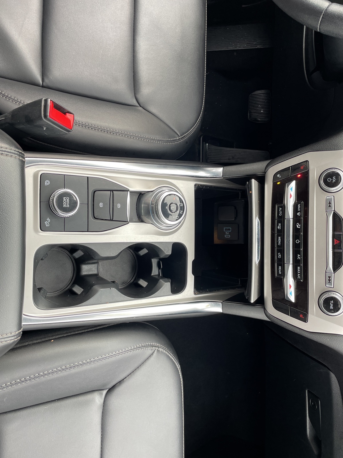 Used 2022 Ford Explorer XLT - photo 25
